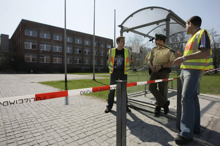 Gunman kills at least 2 in German court: police