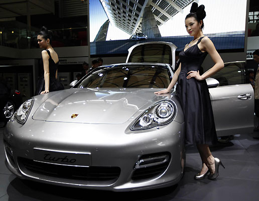 Global auto glitz revs up in Shanghai auto show