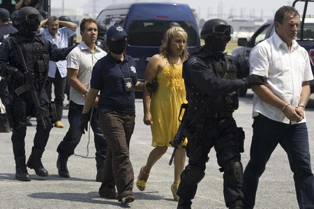 Mexico: 8 officers killed in attack on prison convoy