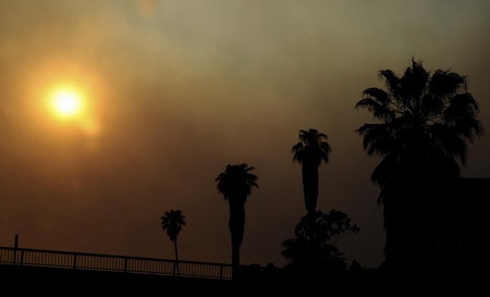 Calif. wildfire imperils Santa Barbara; homes lost