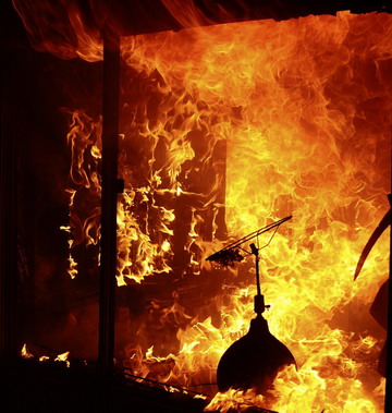 Calif. wildfire imperils Santa Barbara; homes lost