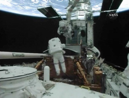 Let there be light: Camera hooked up for Hubble