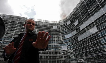 Fire at EU Commission forces evacuation