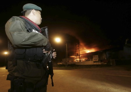 Bomb, arson attacks hit south Thailand