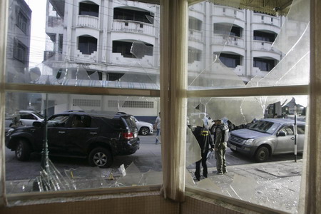 Bomb, arson attacks hit south Thailand