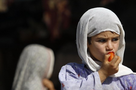 Kids living in war-torn Afghanistan