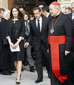 New Air France debris found, explosion unlikely