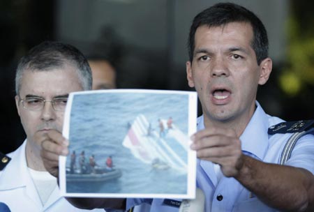 24 bodies, tail part recovered in Air France crash