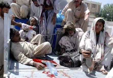 One killed, 35 hurt in SW Pakistan train bomb