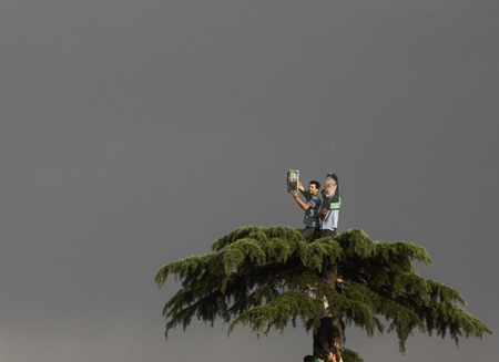 At least seven killed at Mousavi supporters rally: TV