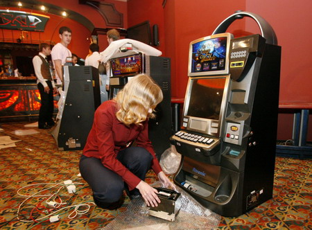 Russia bans all gambling and shuts casinos