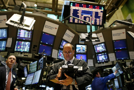 Oil falls 4% on economic recovery concerns