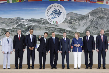 G8 leaders say world economy faces significant risks
