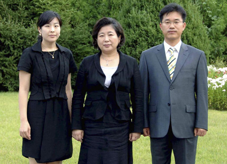 Hyundai chief extends DPRK trip another day