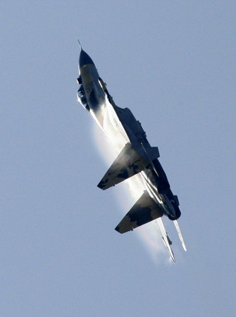 Russia air show kicks off despite of crash