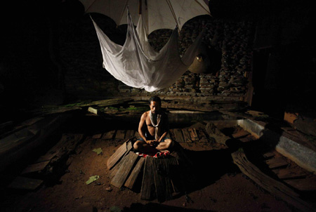 Thailand man lives with 4600 scorpions