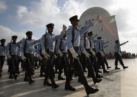 3 policemen found shot in head in Pakistan