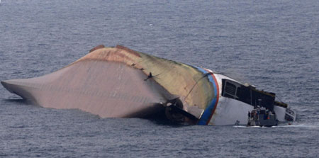 9 dead, 926 rescued from capsized Philippine ferry