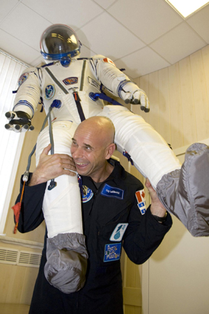 Space tourist plans to tickle his colleagues