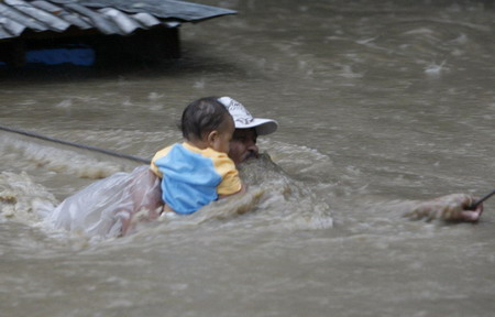 Tropical storm hits Philippines