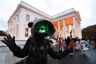 White House celebrates Halloween with 2,000 kids