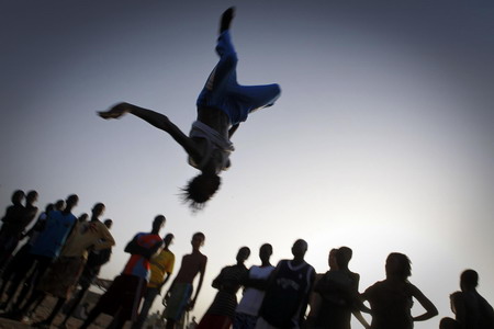 Acrobatic flips performed in Dakar