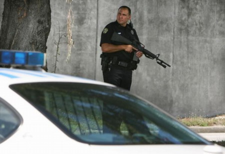 1 dead in Orlando shooting; gunman caught