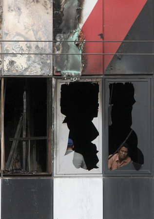 Police quiz suspects in fatal Indonesian bar fire