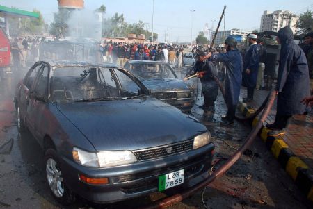 Death toll in Peshawar blast hits 11