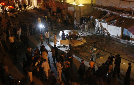 Suicide bombing in Karachi kills 20