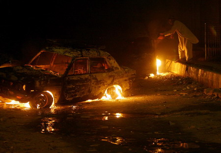 Suicide bombing in Karachi kills 20