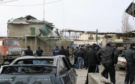 Suicide bombing kills 6 Russian police