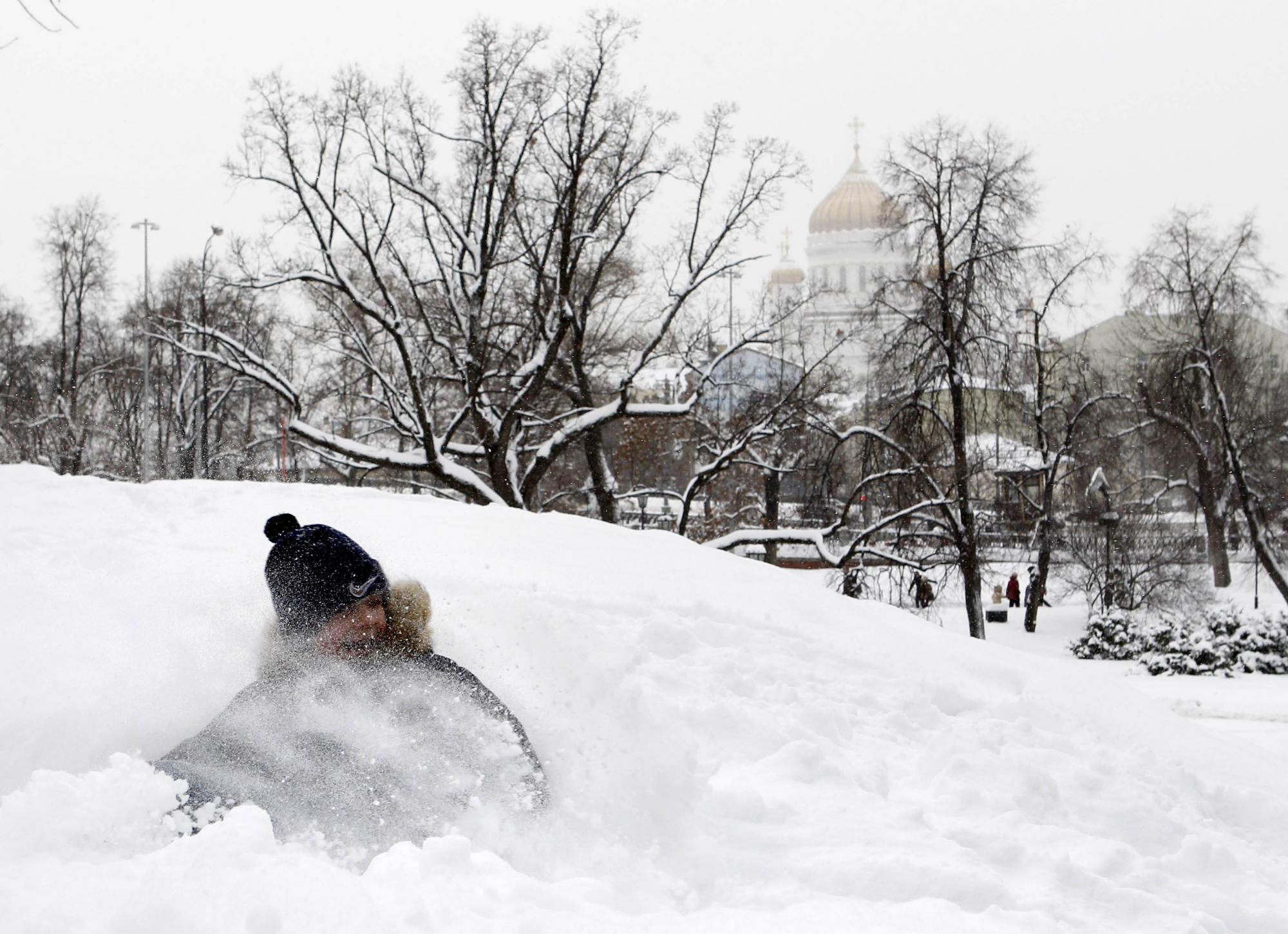 Moscow sees notable snow