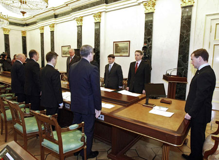 Suicide bombers kill at least 37 in Moscow subway