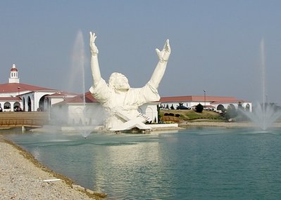 6-story Jesus statue in Ohio struck by lightning
