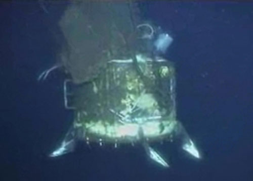 BP starts work to install new cap on gushing well