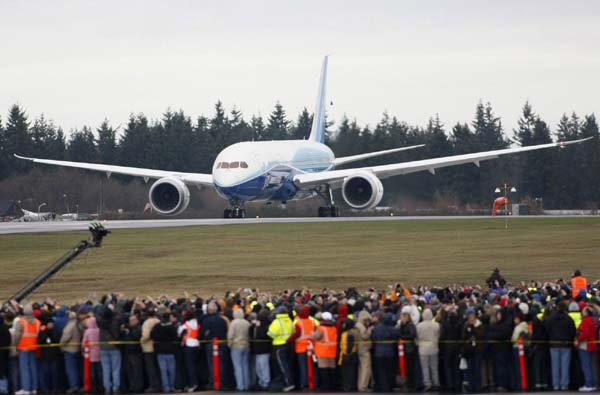 Boeing Dreamliner makes first overseas landing