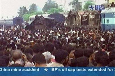 60 killed in eastern Indian train collision