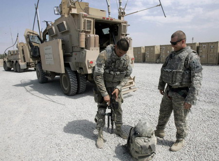 Iraqi soldier fires on US troops, kills 2