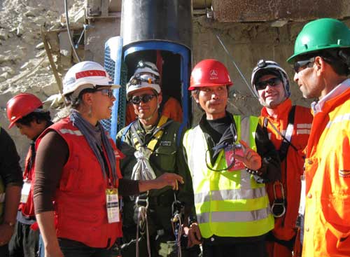 Chinese-made crane ready for rescue of Chilean miners