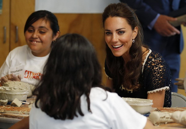 William and Kate show art talent in LA Inner City Art Campus