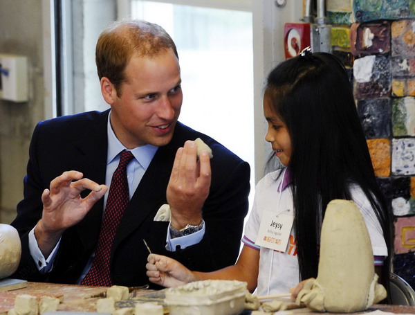 William and Kate show art talent in LA Inner City Art Campus