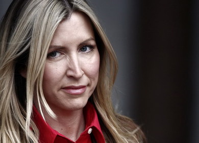 Britain's Heather Mills speaks to the media outside the High Court in London in this March 17, 2008 file photograph. Former Beatle's ex-wife says hacked