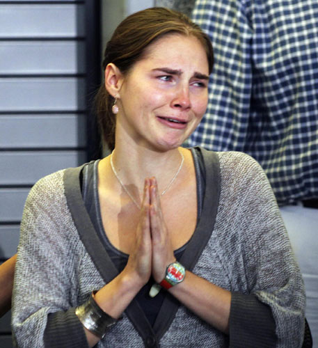 Amanda Knox returned home to Seattle on Tuesday, one day after an Italian court cleared the 24-year-old college student of murder and freed her from prison. Amanda Knox returns home to Seattle
