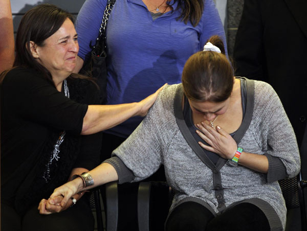 Amanda Knox returned home to Seattle on Tuesday, one day after an Italian court cleared the 24-year-old college student of murder and freed her from prison. Amanda Knox returns home to Seattle