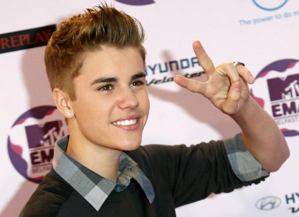Justin Bieber to take paternity test