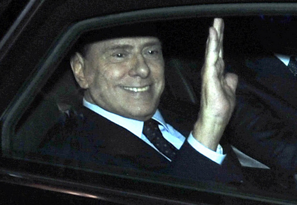 Berlusconi resigns, crowds in Rome celebrate Berlusconi resigns, crowds in Rome celebrate