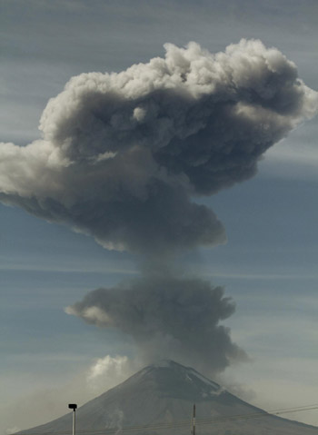 Volcano near Mexico City spews ash, smoke Volcano near Mexico City spews ash, smoke