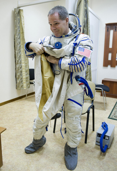 US-Russian space crew arrive at Star City space center