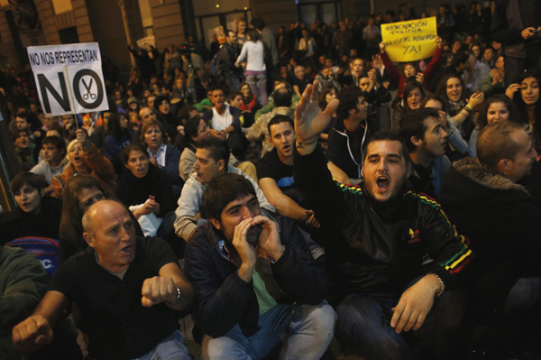 Thousands demonstrate outside Spanish Congress